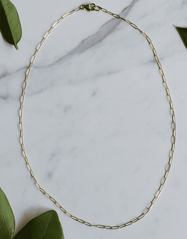 Gold rectangle link chain necklace.